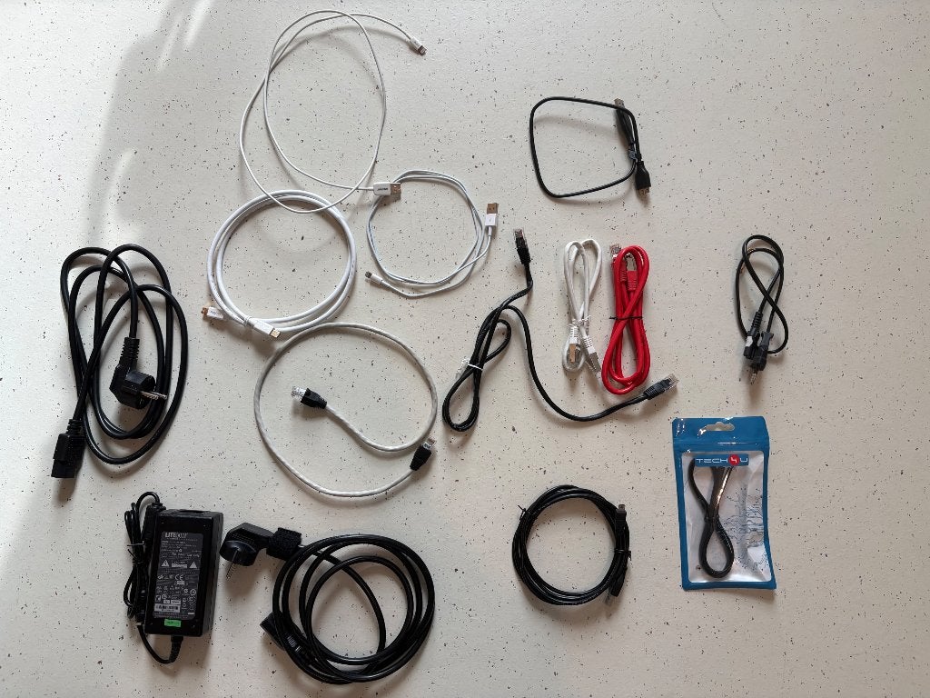 Kabels usb - lightning - cat/rj45 - rj10-11 - miniDP, Doe-het-zelf en Verbouw, Elektra en Kabels, Ophalen of Verzenden, Gebruikt