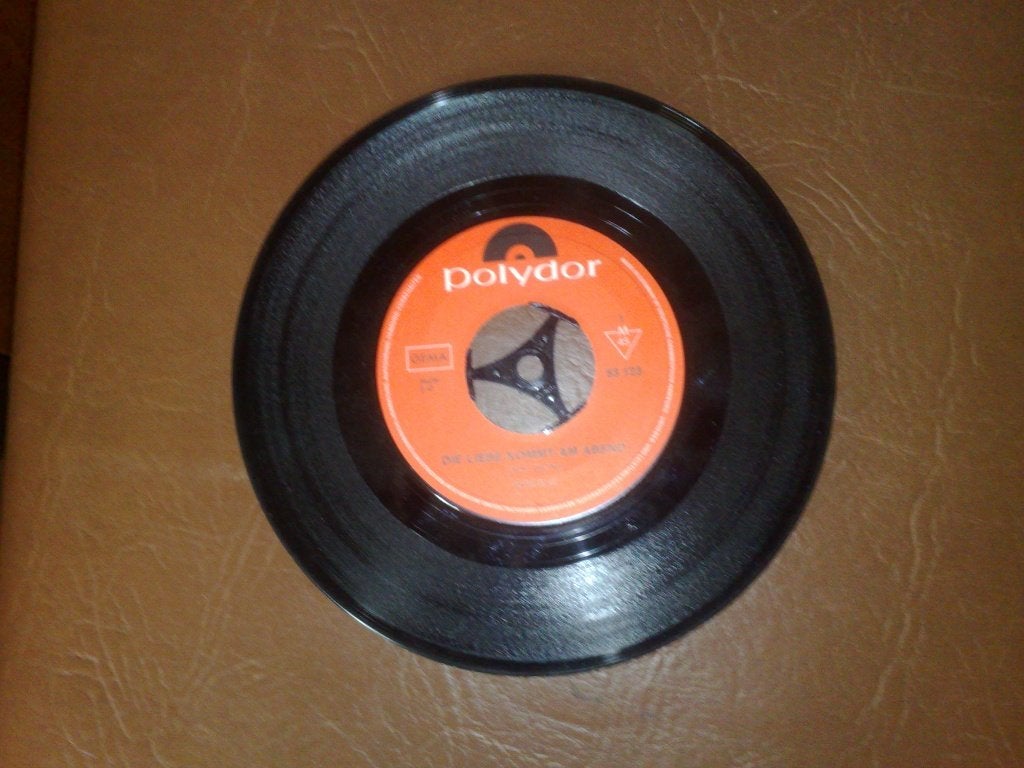 BATA ILLIC - die Liebe kommt am Abend, 7 inch, Zo goed als nieuw, Overige typen, Schlager