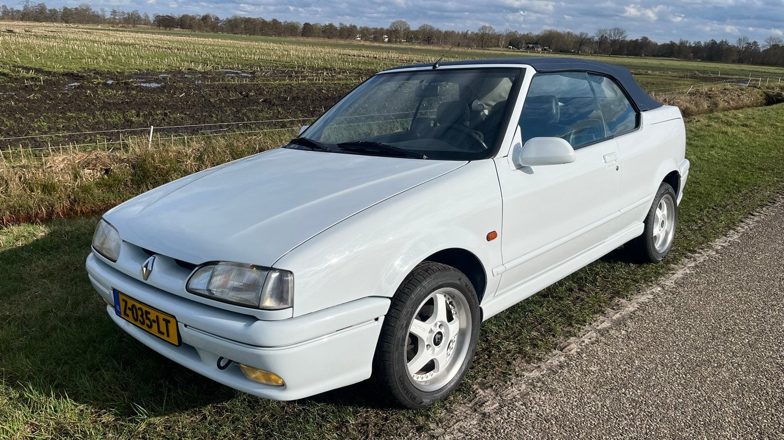 Renault 1.8 Cabrio apk 07-2028, 13 km/l, Cabriolet, 4 stoelen, Wit