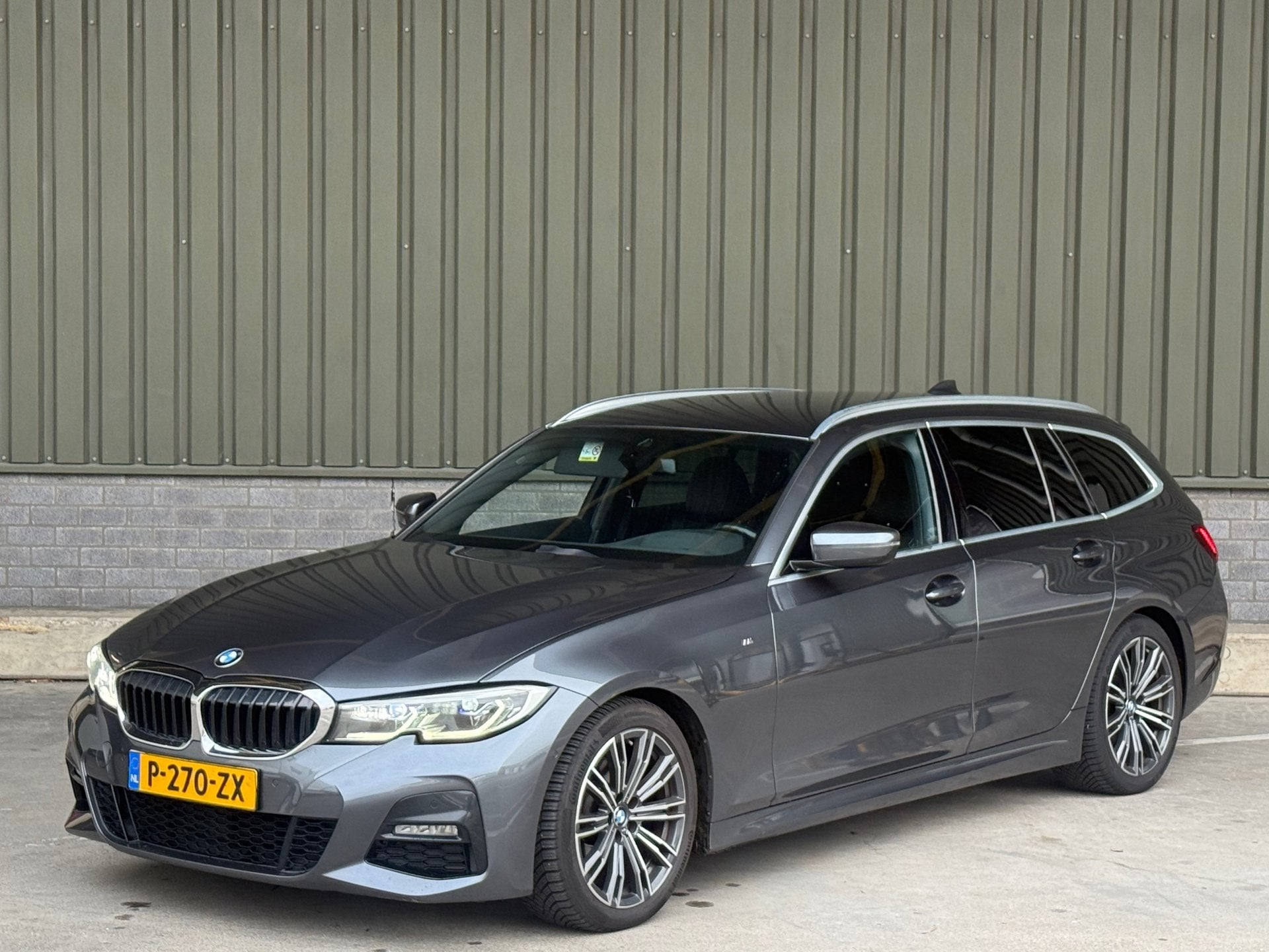 BMW 3-serie Touring 320d High Executive / keyless / head-up, Auto's, Automaat, Achterwielaandrijving, Euro 6, 23 km/l
