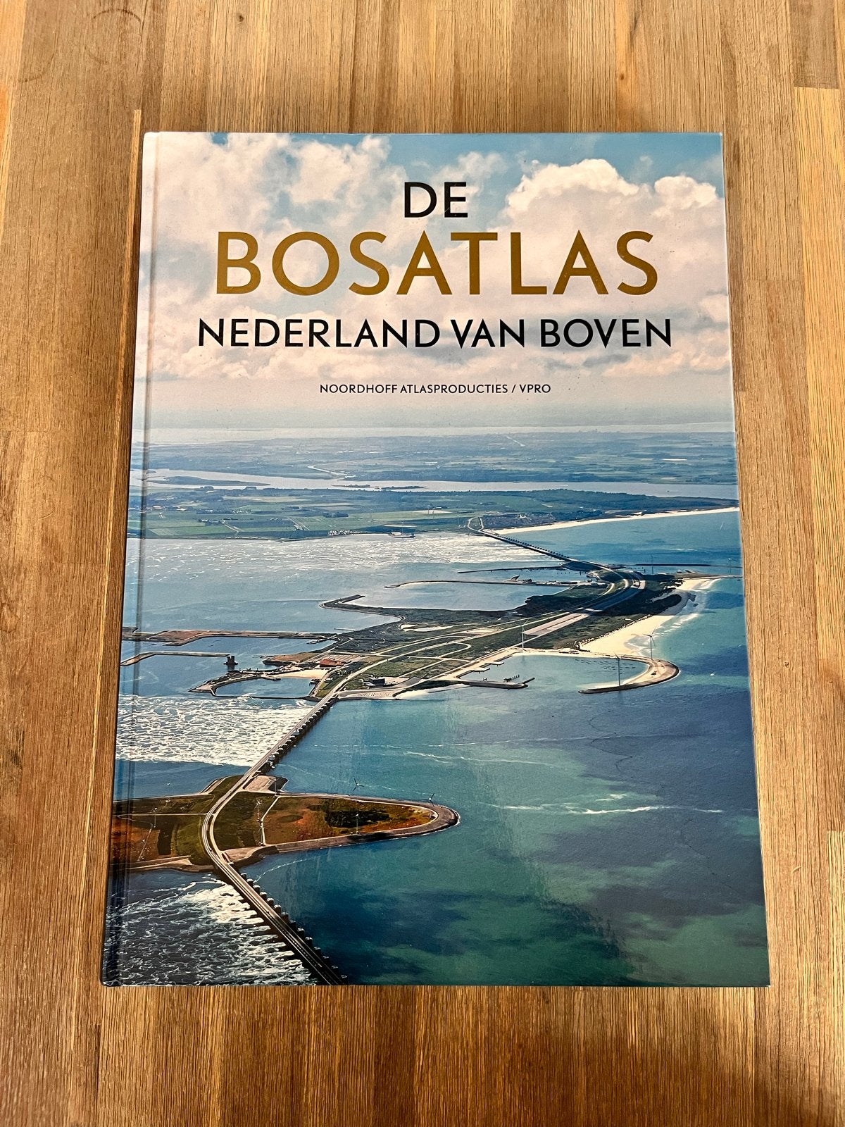De Bosatlas Nederland van Boven - Prachtig exemplaar, Boeken, Bosatlas, 2000 tot heden, Ophalen of Verzenden, Zo goed als nieuw