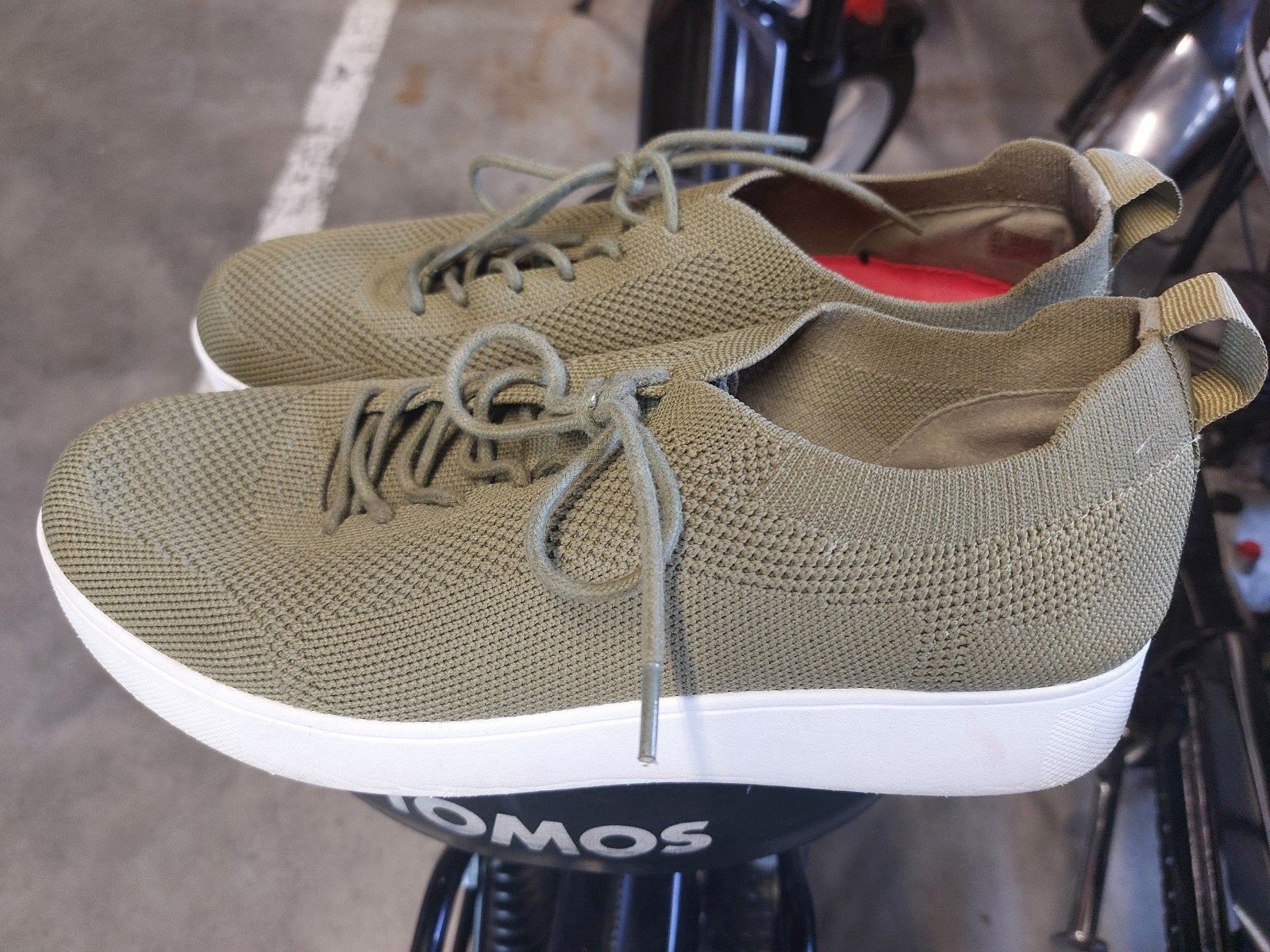 Fitflop schoenen maat 41 i.z.g.s, Kleding | Dames, Schoenen, Ophalen of Verzenden, Zo goed als nieuw, Zwart, Sneakers of Gympen