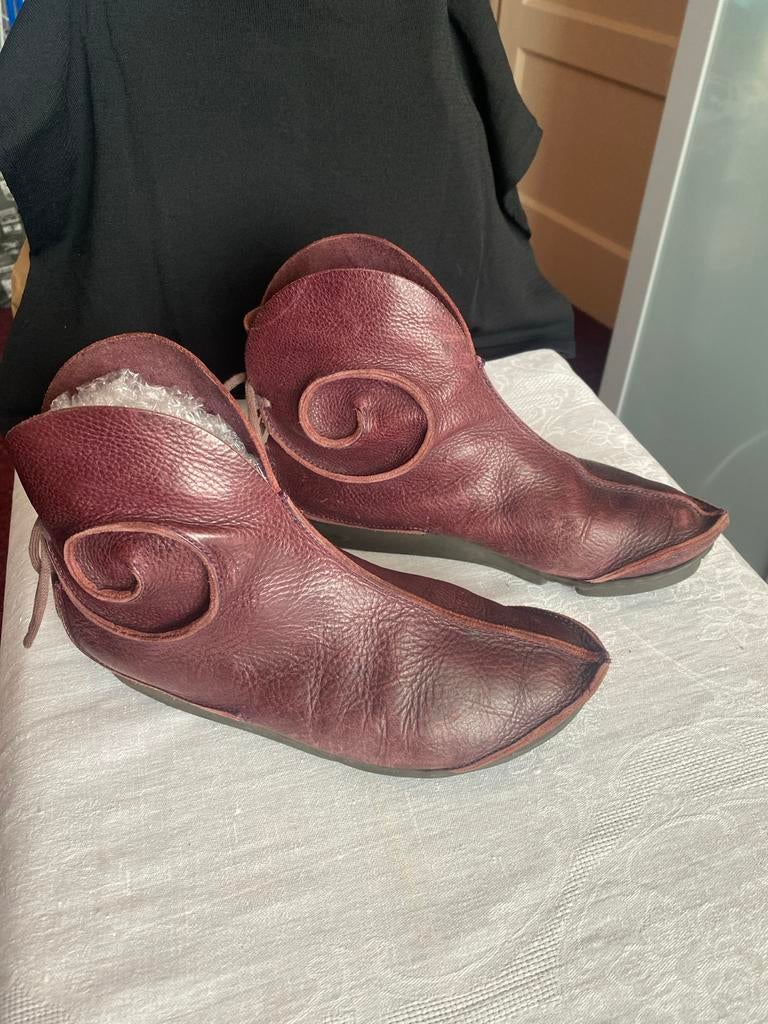 Trippen Bordeauxrode Leren Korte Laarzen - Maat 38/39, Kleding | Dames, Schoenen, Ophalen of Verzenden, Gedragen, Rood, Lage of Enkellaarzen