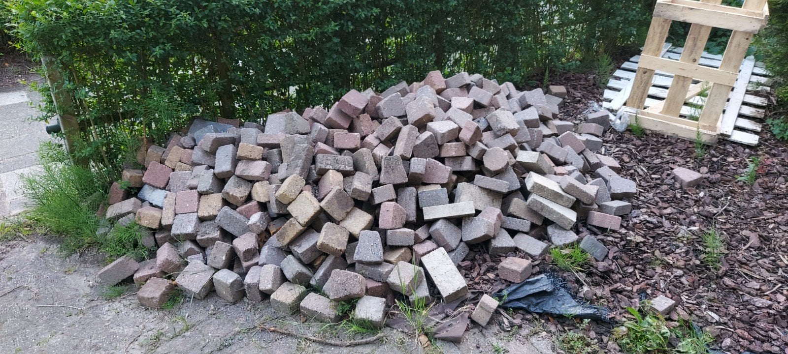 Gratis Koppelstones/Trommelstenen voor terras of tuinpad, Ophalen