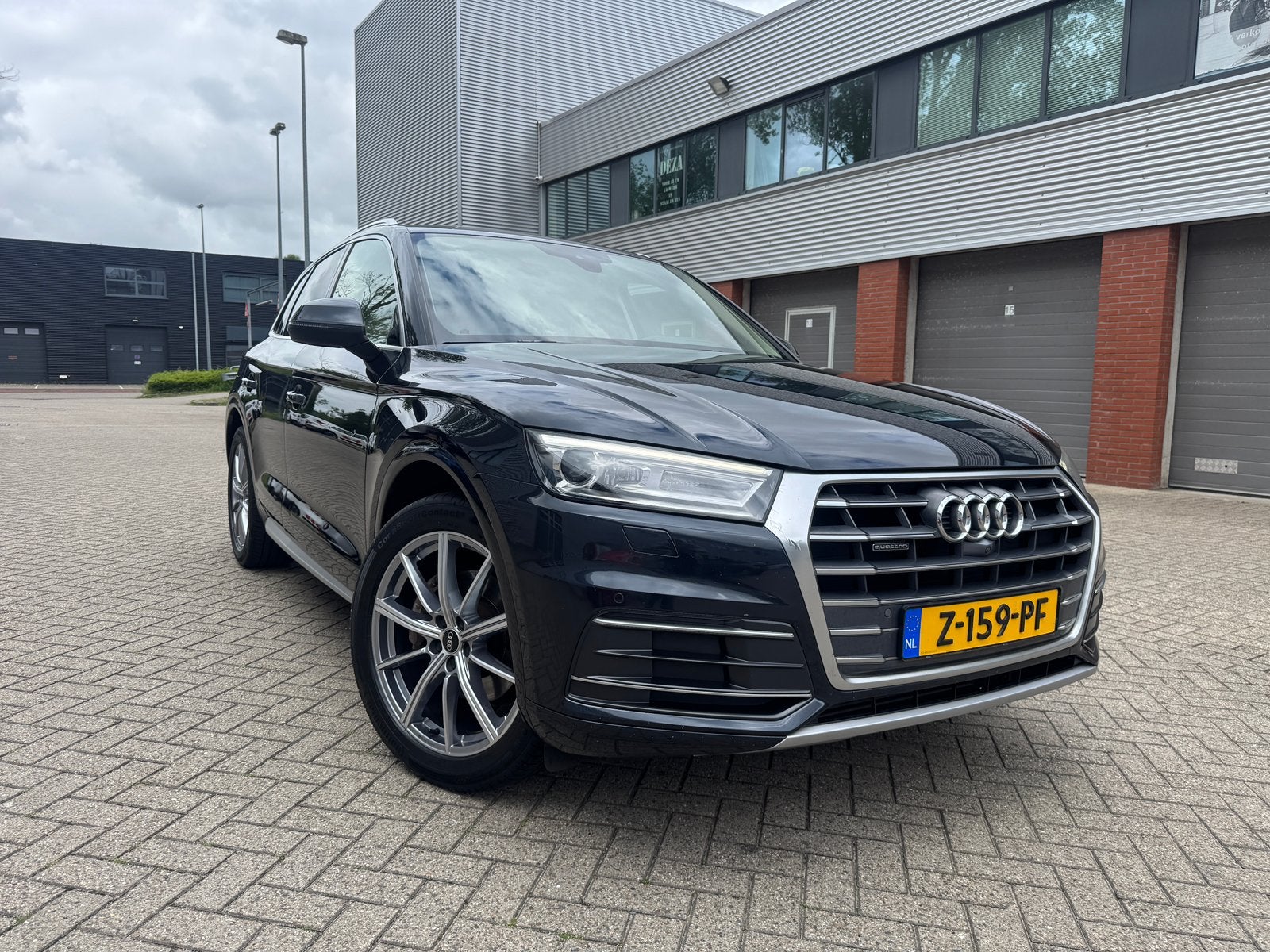 Audi Q5 Launch Edition 2.0 Tfsi Quattro 252pk S Tronic, Beige, 4 cilinders, Blauw, Navigatiesysteem