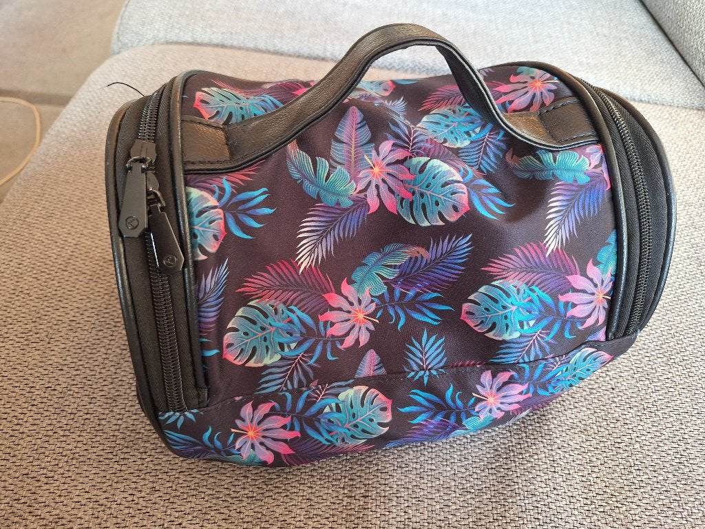 toilettas, Sieraden, Tassen en Uiterlijk, Ophalen of Verzenden, Zo goed als nieuw, Zwart, Meisje