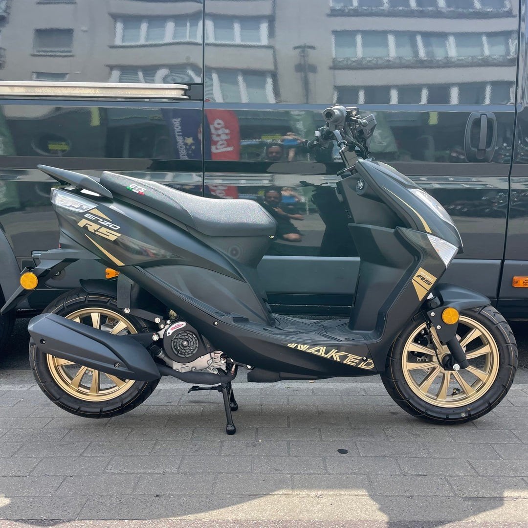 Nette GTS Enzo RS scooter - Zo goed als nieuw, Ophalen, Gebruikt, Benzine, Overige merken