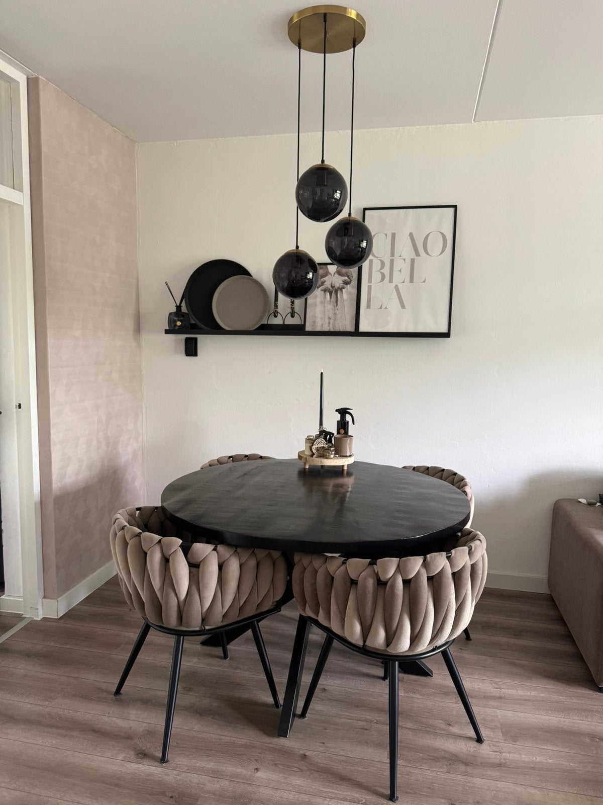 Complete eetkamer set: tafel, stoelen, lamp en fotolijsten, Ophalen, Zo goed als nieuw, 4 tot 6 stoelen