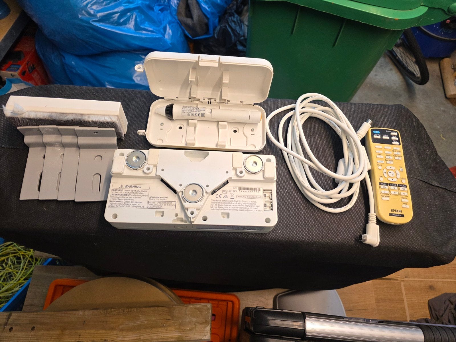 Epson EB-595Wi Projector met Beugel en Whiteboard, Ophalen, Gebruikt, Epson, LCD