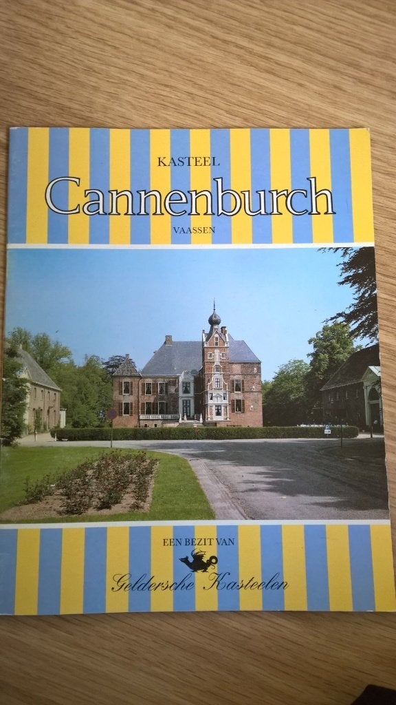 Boek kasteel cannenburch, Boeken, Europa, Reisgids of -boek, Ophalen, Gelezen