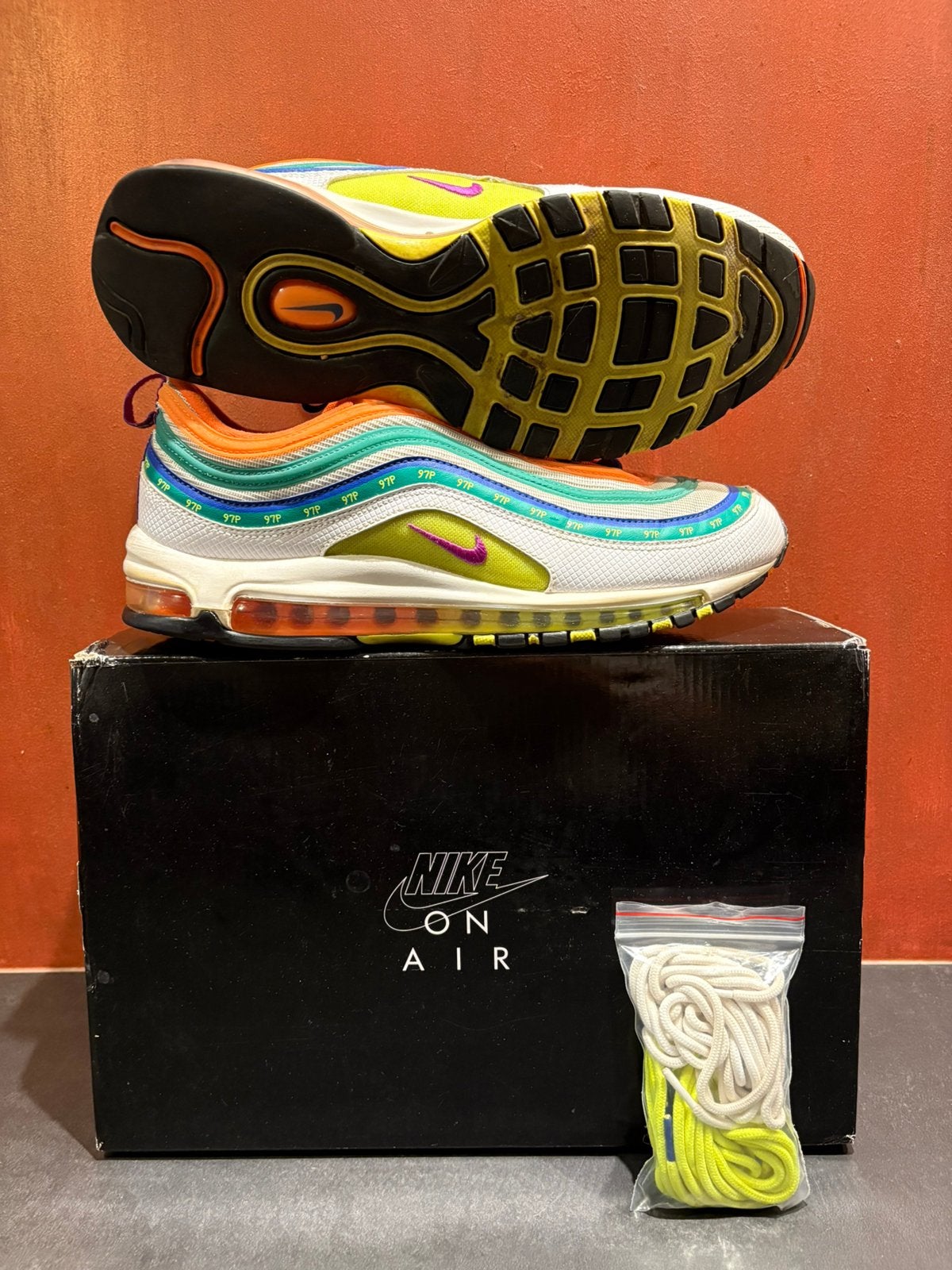 Nike Air Max 97 London Summer Of Love | CI1504-100 Maat 45,5, Kleding | Heren, Schoenen, Wit, Nieuw, Ophalen of Verzenden, Sneakers of Gympen