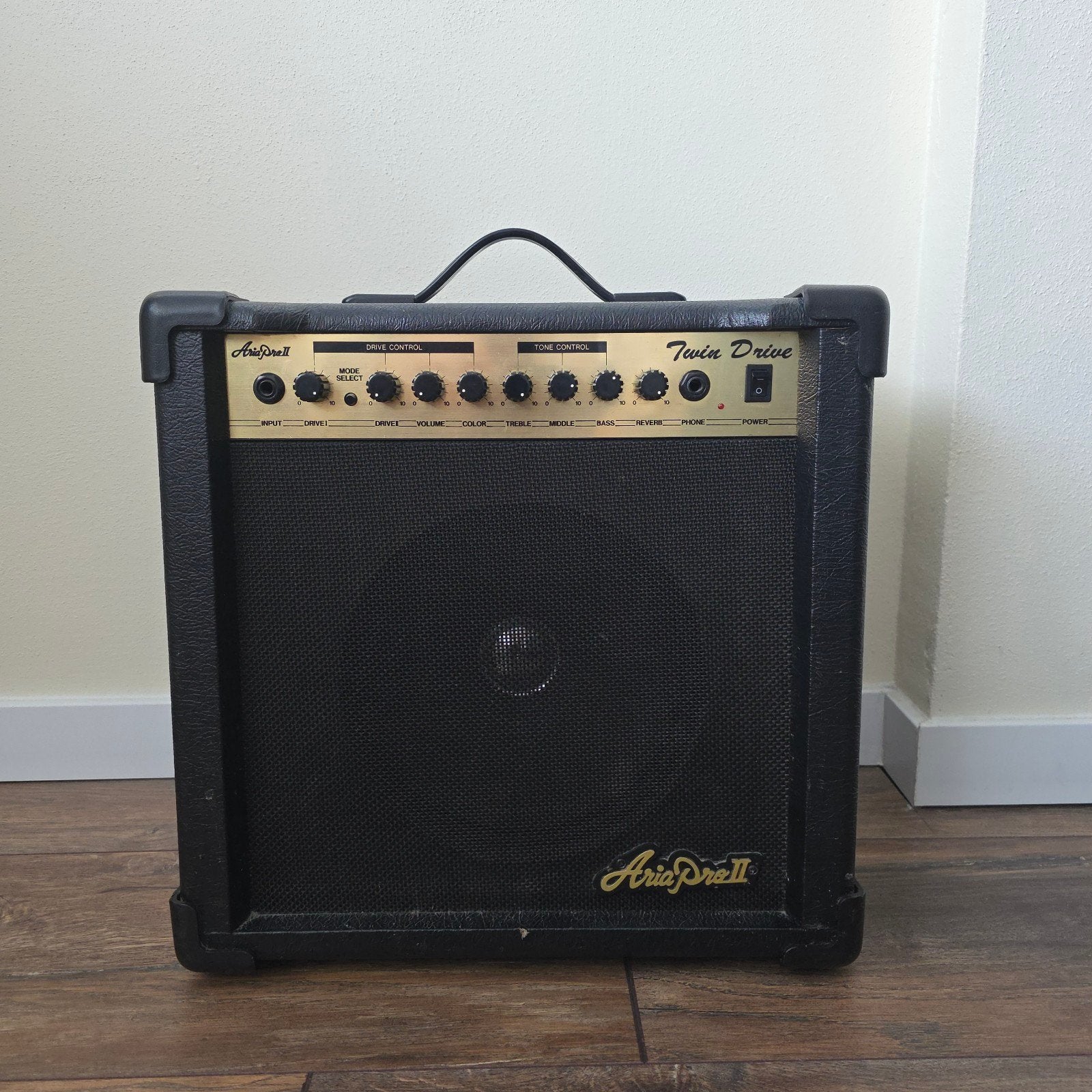 Aria Pro Twin Drive gitaarversterker, Ophalen, Gebruikt, Minder dan 50 watt