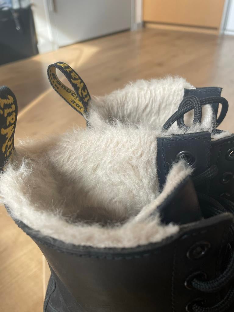 Dr. Martens 1460 Serena Burnished Wyoming Maat 39, Ophalen of Verzenden, Zo goed als nieuw, Zwart, Lage of Enkellaarzen