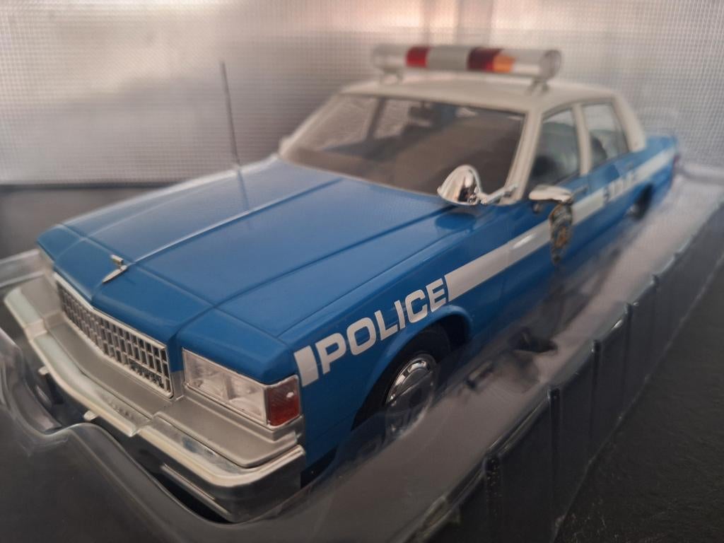 Chevrolet Caprice NYPD New York 1987 Schaal 1:18, Overige merken, MCG, Nieuw, Ophalen of Verzenden