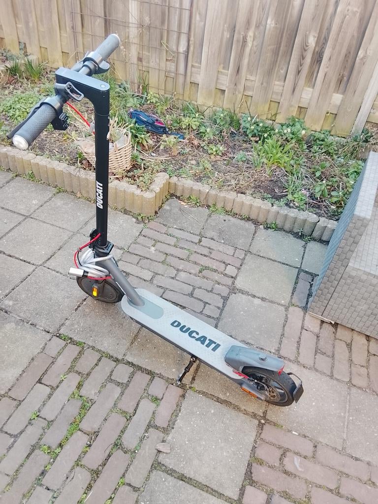 Elektrische Ducati step pro evo, Ophalen of Verzenden, Zo goed als nieuw, Elektrische step (E-scooter), Ducati