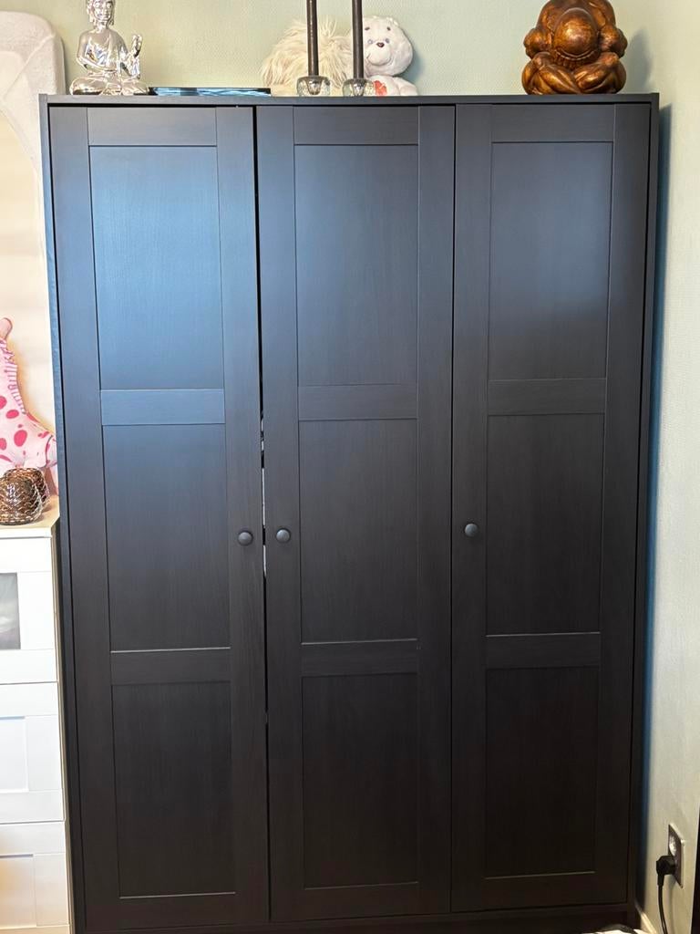 Rakkenstad kledingkast met 3 deuren , zwart 117x176, Ophalen, Zo goed als nieuw, 50 tot 75 cm, 150 tot 200 cm