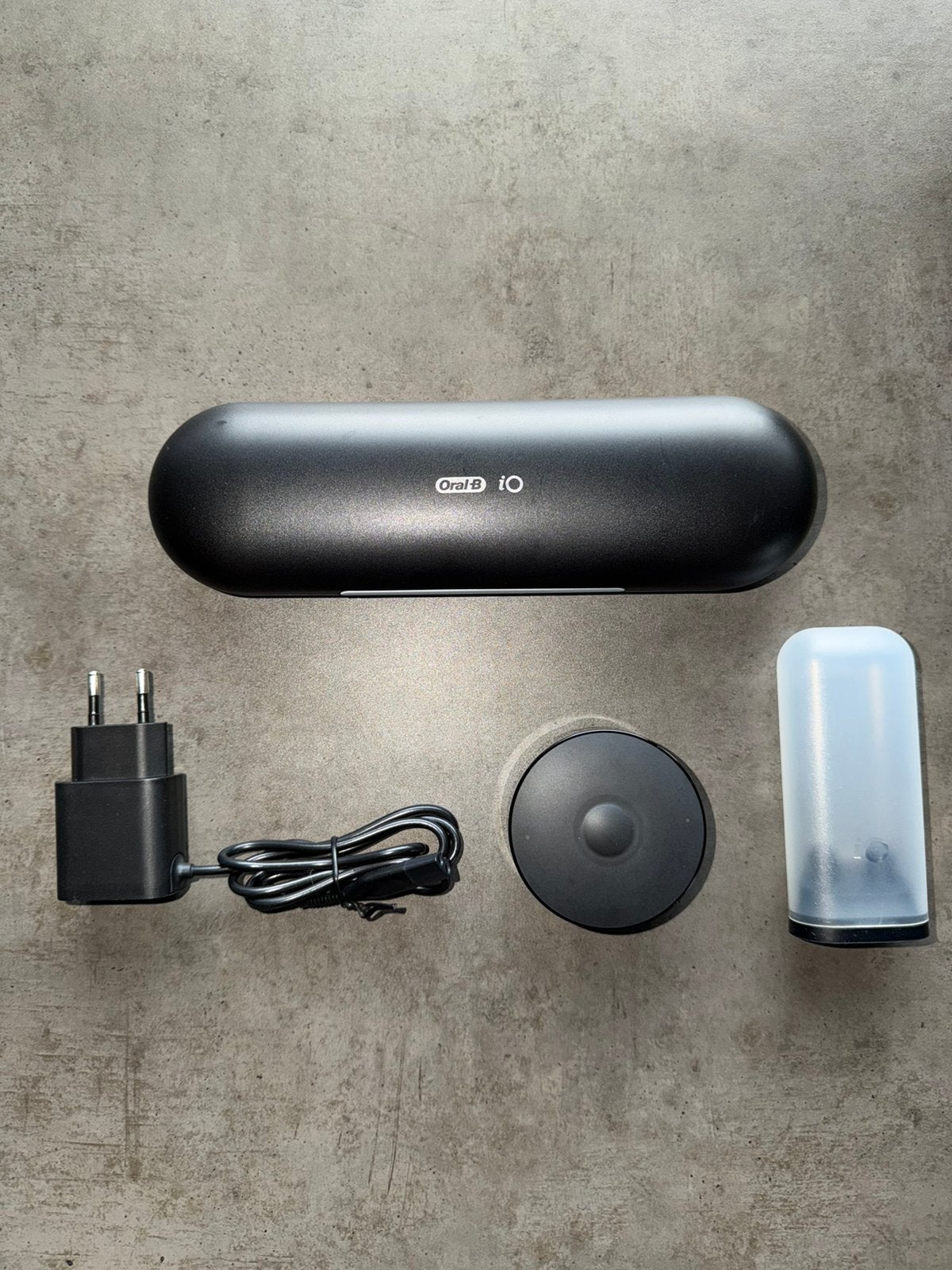 Oral-B iO 10 accessoires | Oplader + reisetui, Ophalen of Verzenden, Zo goed als nieuw, Overige typen