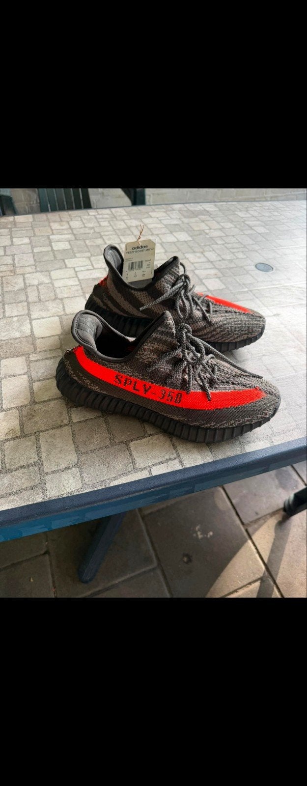 Yeezy Boost 350 V2 Gloednieuw met doos, Kleding | Heren, Schoenen, Ophalen of Verzenden
