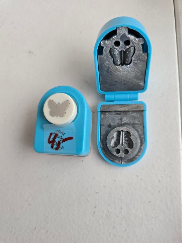 Vlinder ponsen voor knutselen, Hobby en Vrije tijd, Gebruikt, Geschikt voor karton, Blauw, Gereedschap of Toebehoren
