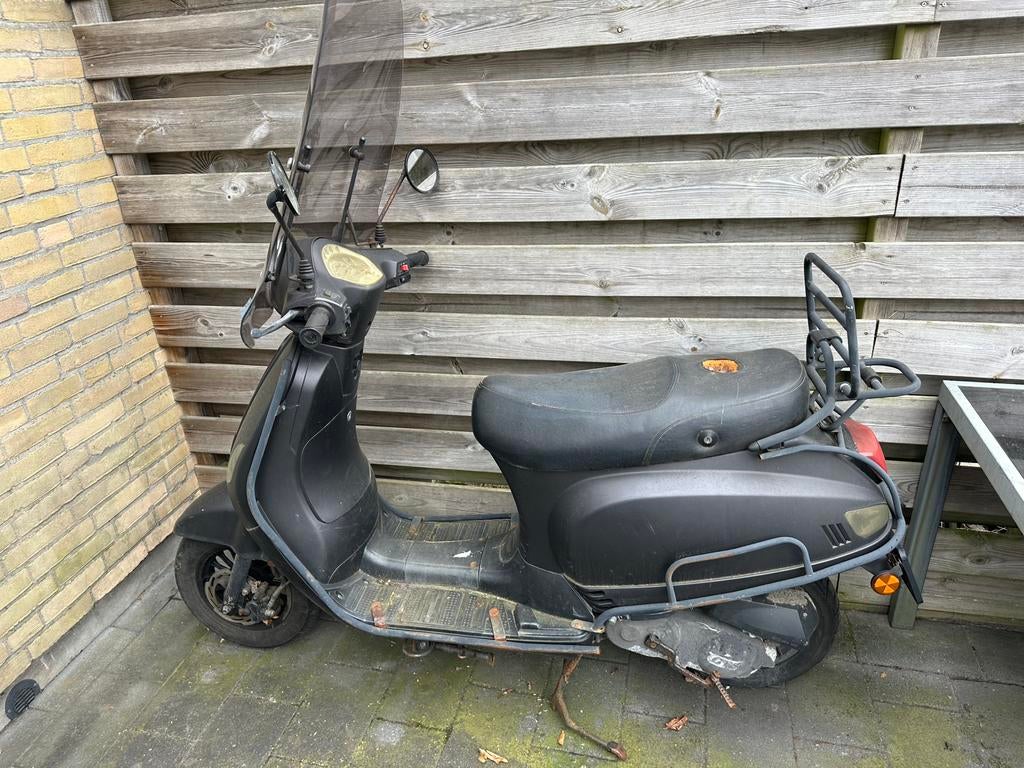 GTS toscane scooter, Fietsen en Brommers, Snorfietsen en Snorscooters, Gebruikt, Benzine, Ophalen, Overige merken