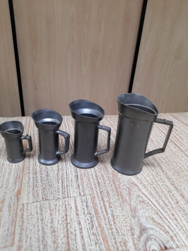 Tinnen maatbekertjes 4 stuks, Antiek en Kunst, Antiek | Tin, Ophalen of Verzenden