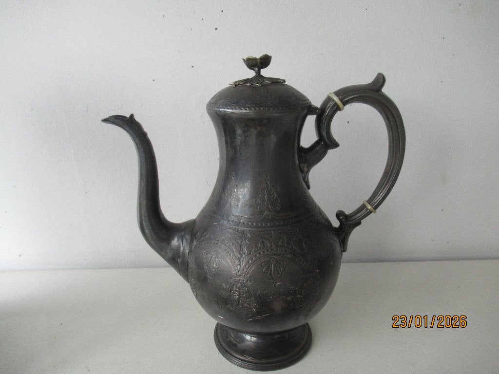 ANTIEKE BEWERKTE KOFFIEKAN - AUNTON & JOHNSON- VERZILVERD, Ophalen of Verzenden