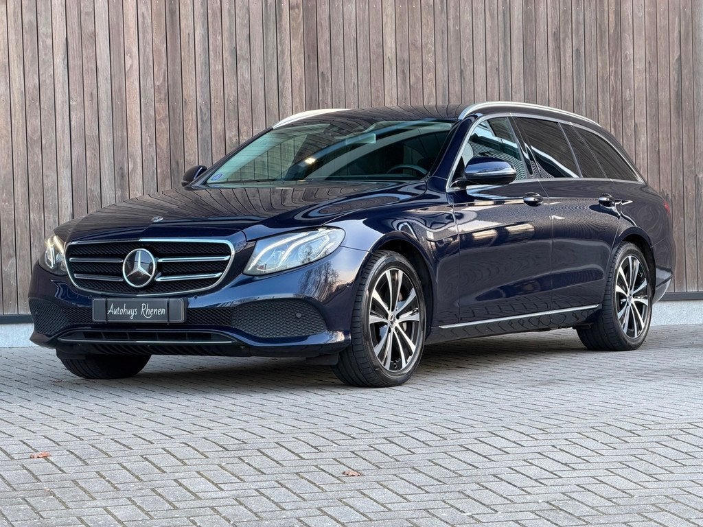 Mercedes-Benz E-klasse Estate 300 de Advantage / Trekhaak /, Auto's, Achterwielaandrijving, Gebruikt, 4 cilinders, 241 €/maand