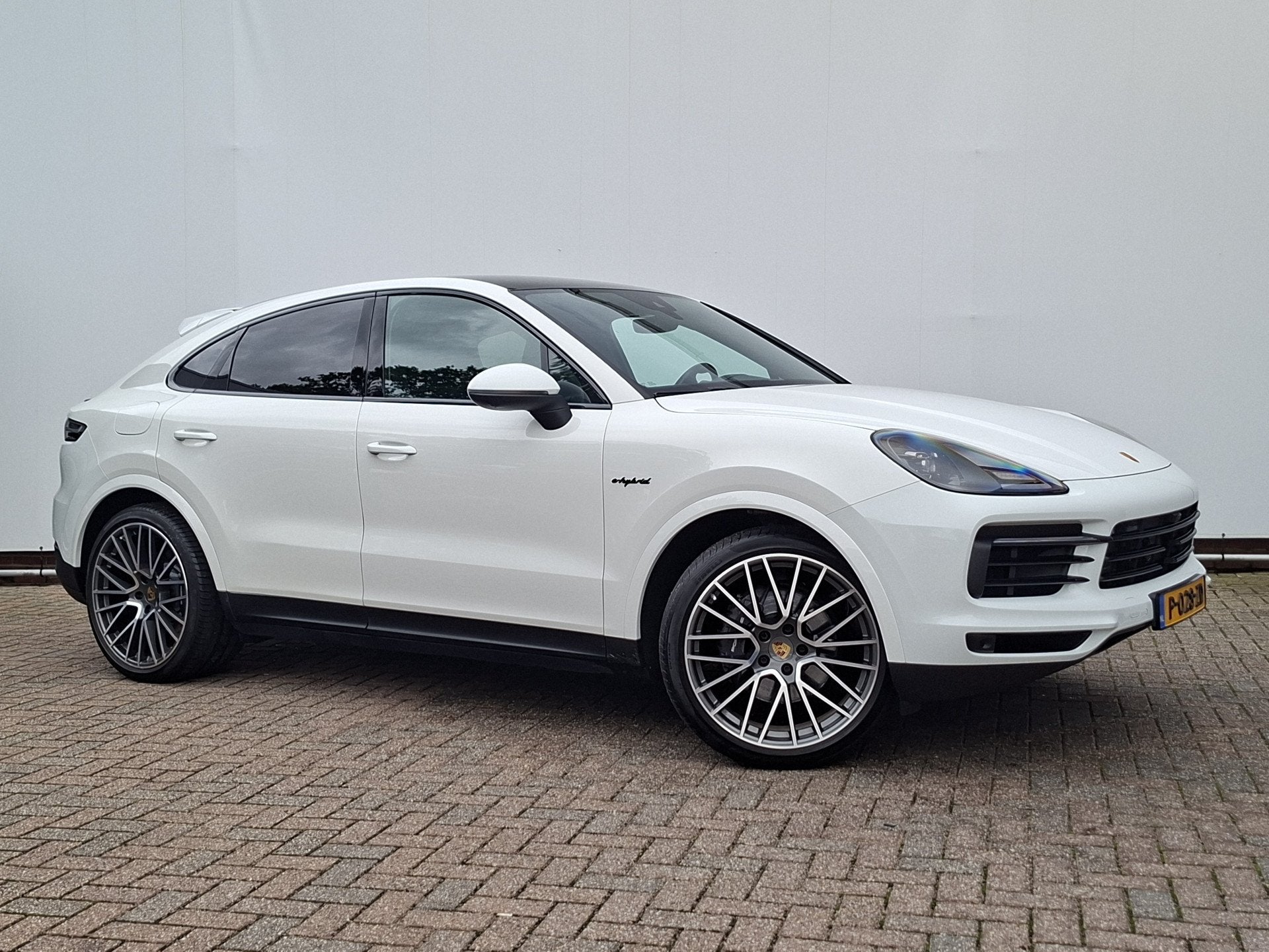 Foto 79 van Porsche Cayenne Coupé 3.0 E-Hybrid Pano Trekhaak(3500) 360