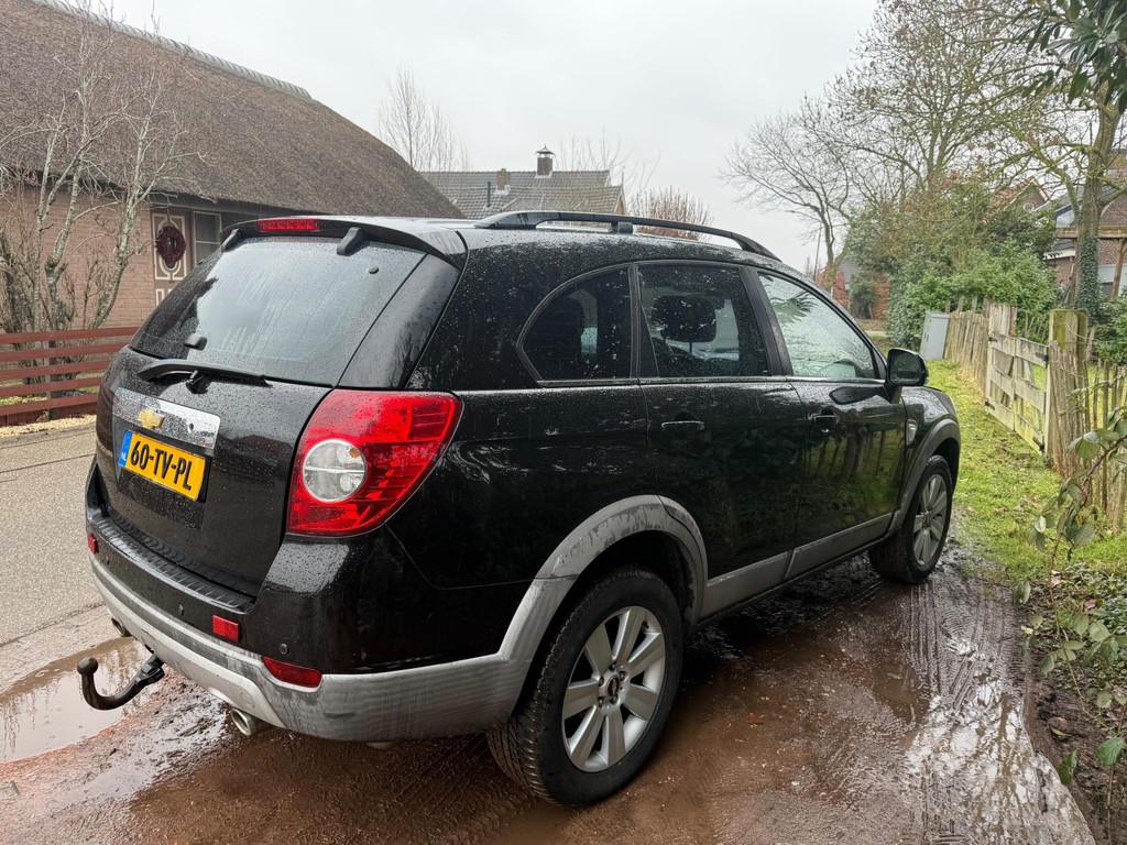Chevrolet Captiva 3.2i Executive Leer/4x4/Scherm/7-Pers, 1780 kg, 3195 cc, Gebruikt, Zwart