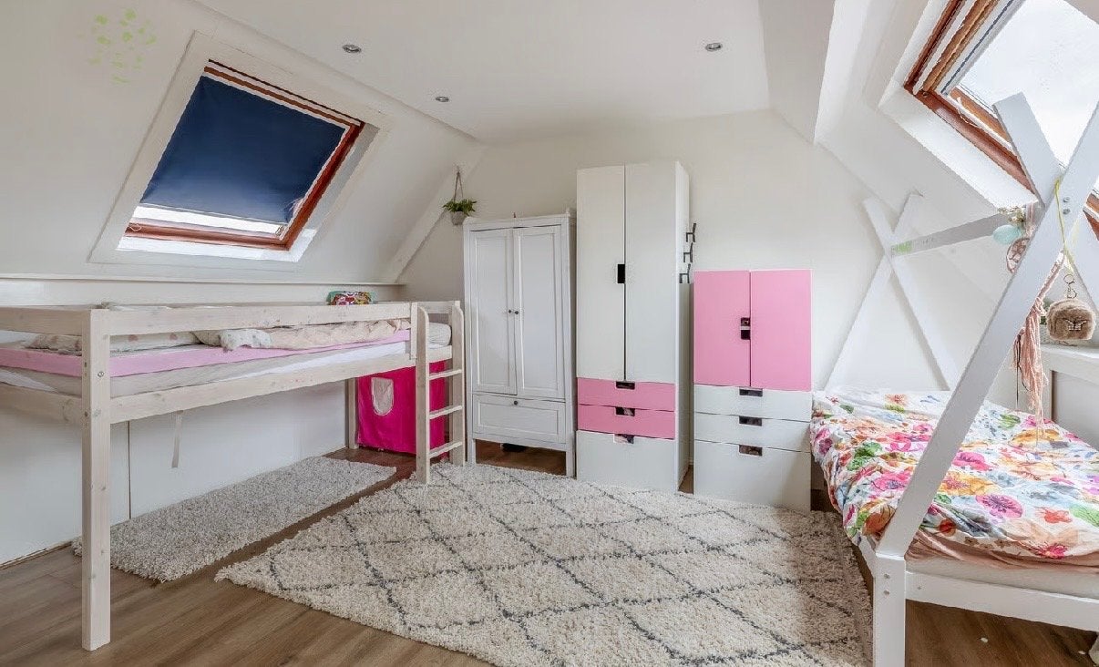 Kinderkamer: half hoogslaper, bed en 3 kasten, Ophalen, Gebruikt, Jongetje of Meisje