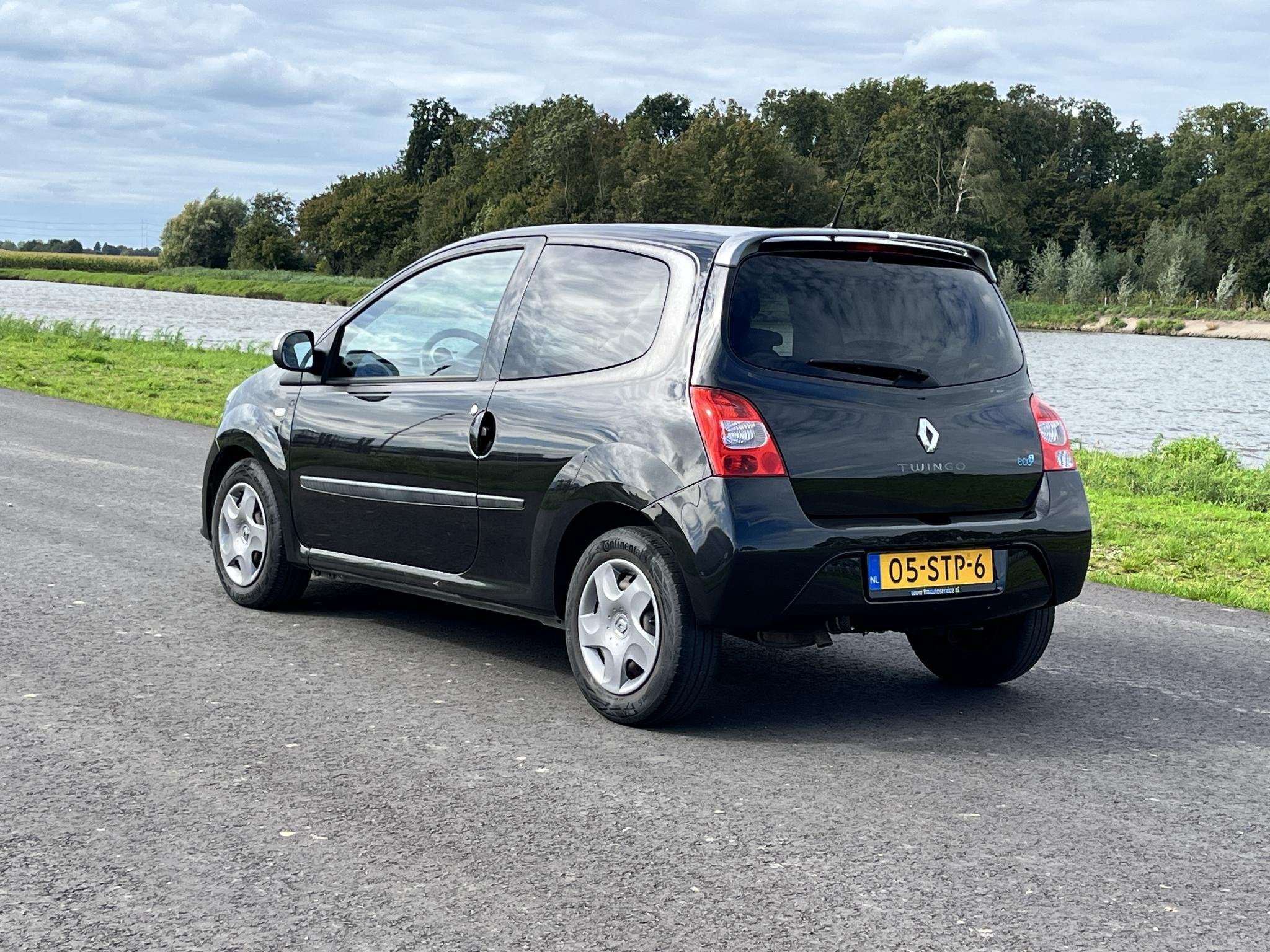Renault Twingo 1.2-16V Collection Airco, radio, Gebruikt, 4 cilinders, 4 stoelen, Zwart