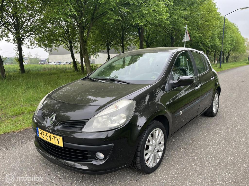 Renault Clio 1.4-16V Dynamique Luxe*AIRCO*ELEK. RAMEN, Voorwielaandrijving, Gebruikt, 4 cilinders, Zwart