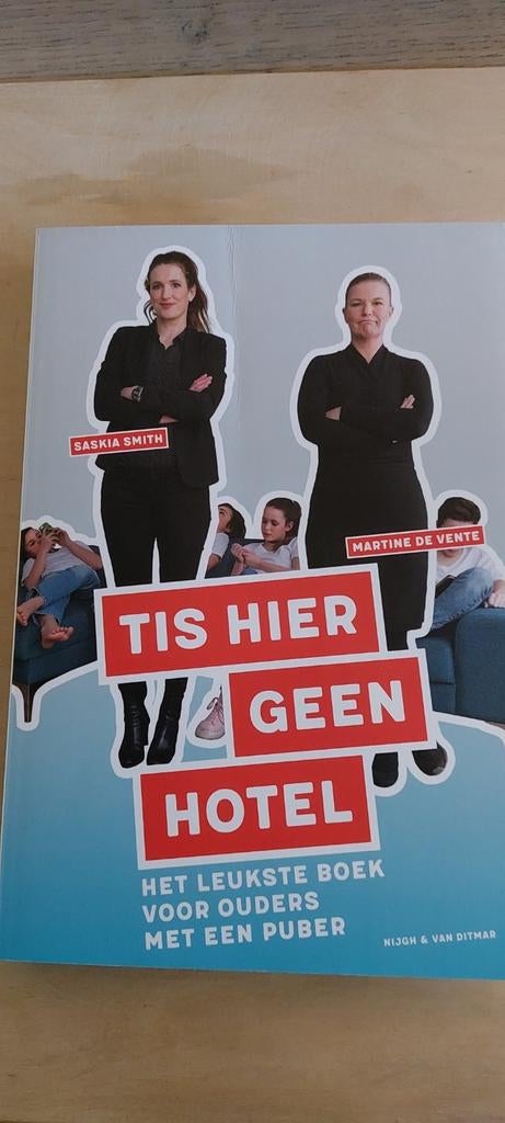 Tis hier geen hotel, Ophalen of Verzenden, Zo goed als nieuw, Mode algemeen