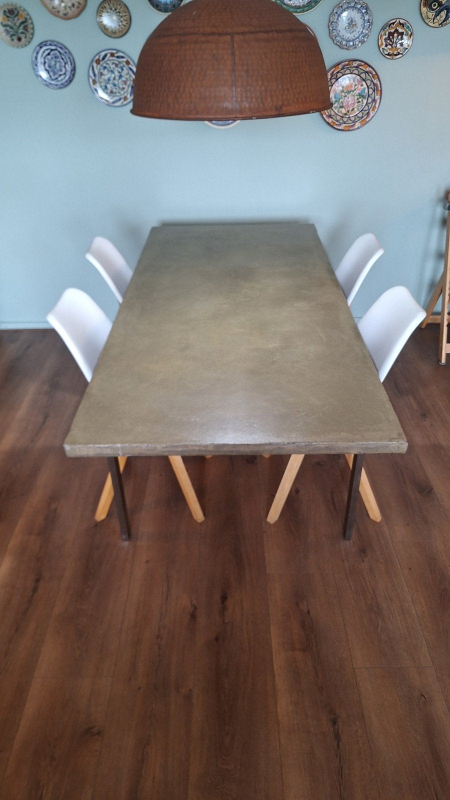 Robuuste eettafel met beton blad en metalen poten, Ophalen, Gebruikt, Industrieel, Modern, 50 tot 100 cm