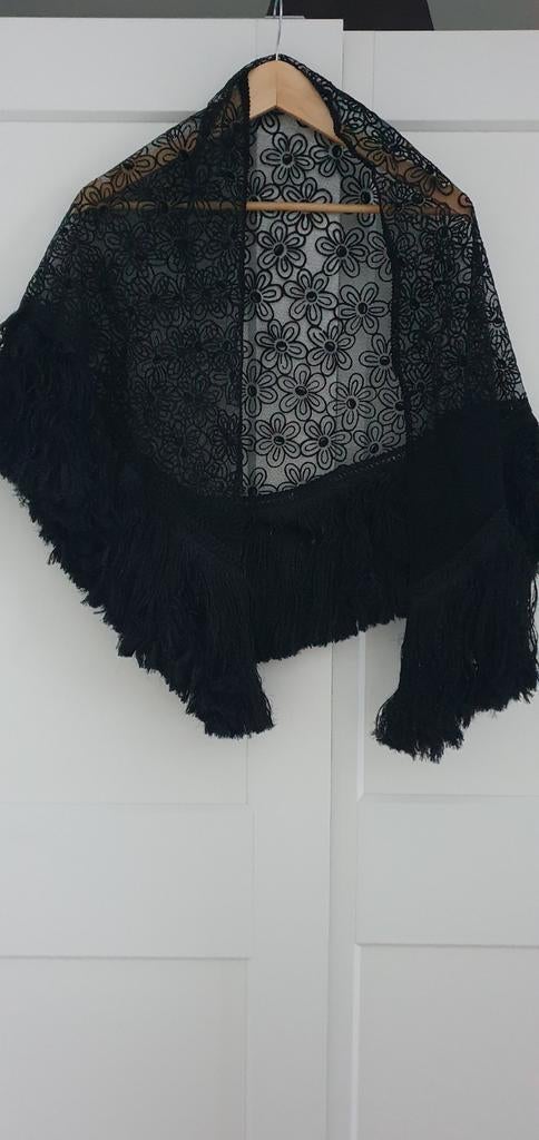 Zwarte opengewerkte omslagdoek met franjes, Maat 46/48 (XL) of groter, Ophalen of Verzenden, Sjaal, Geen merk