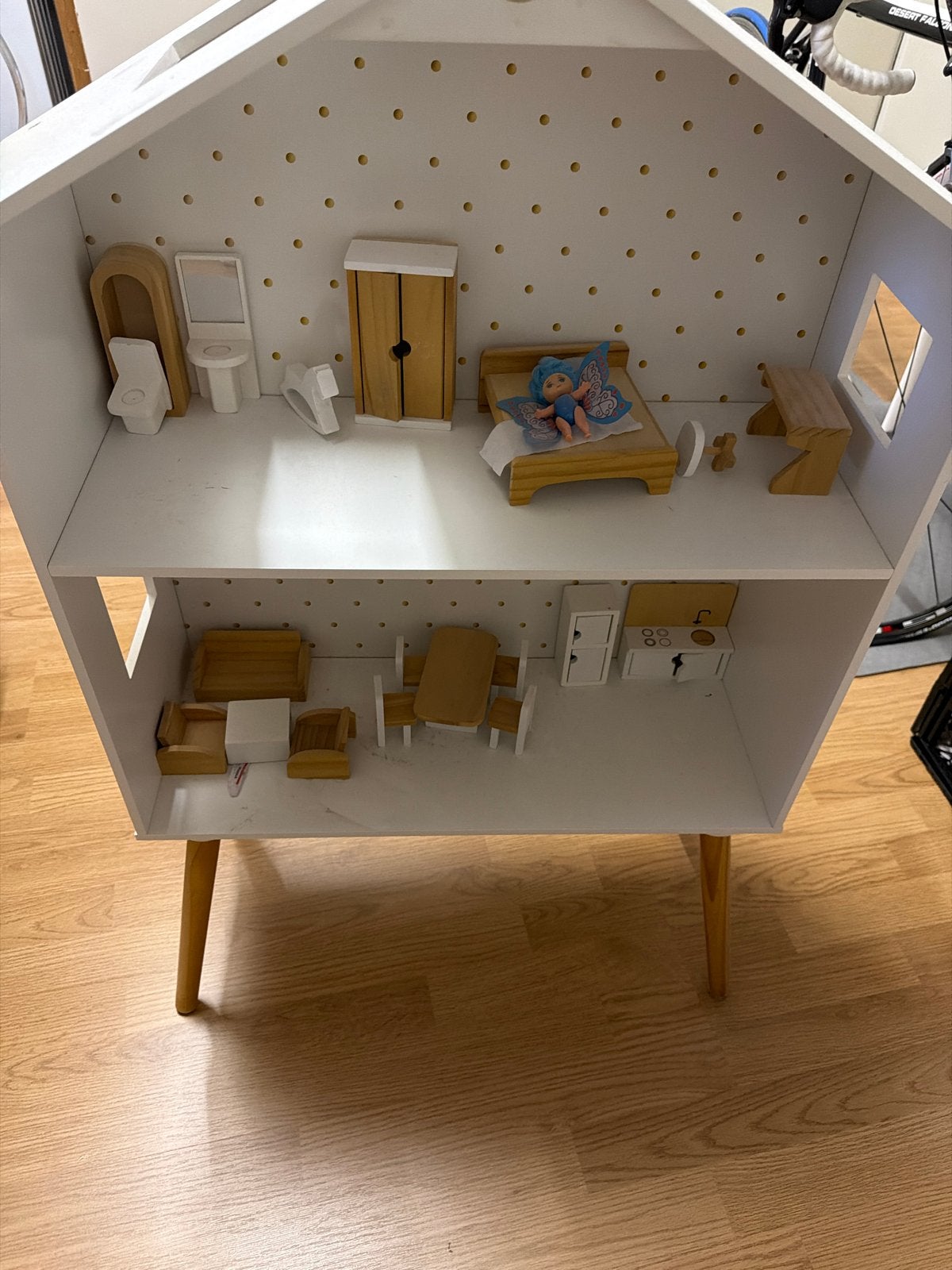 Petit Amelie Poppenhuis met Meubels, Ophalen, Zo goed als nieuw, Jongen of Meisje