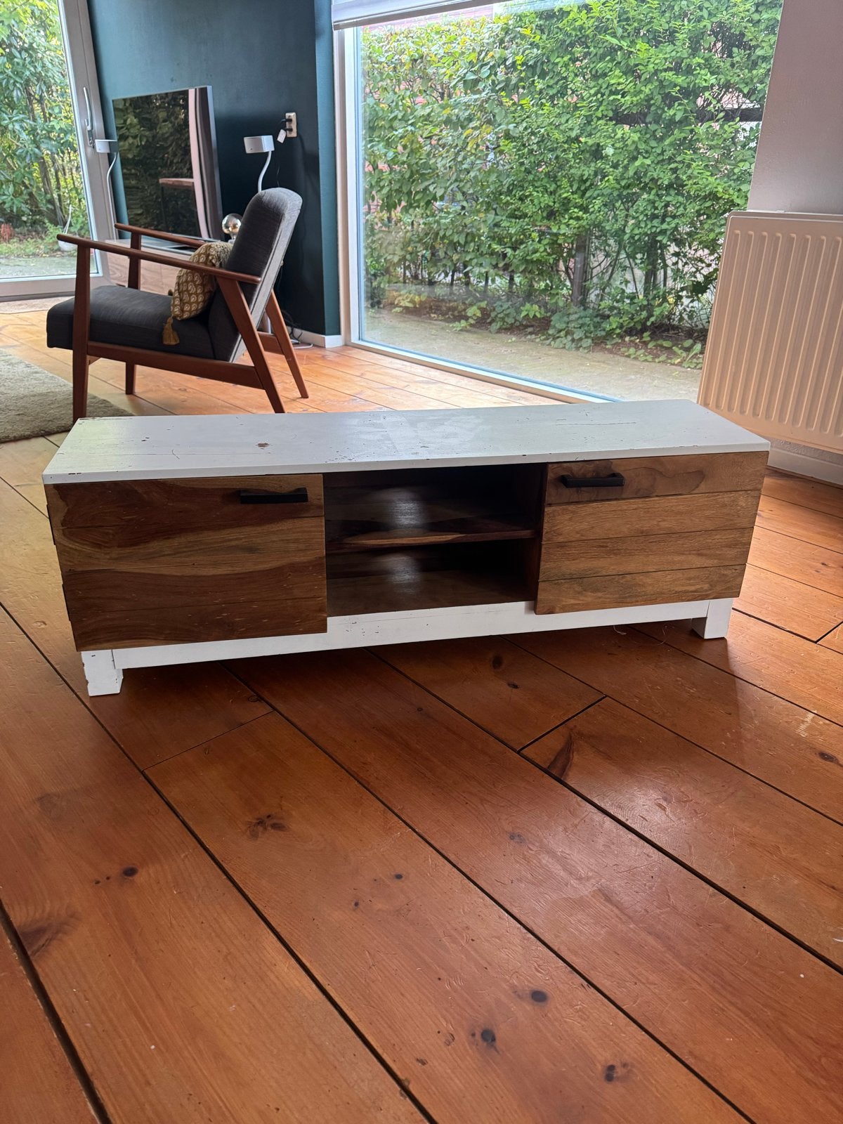 Houten TV-meubel met opbergruimte, Gebruikt, 100 tot 150 cm, Ophalen of Verzenden, Minder dan 100 cm