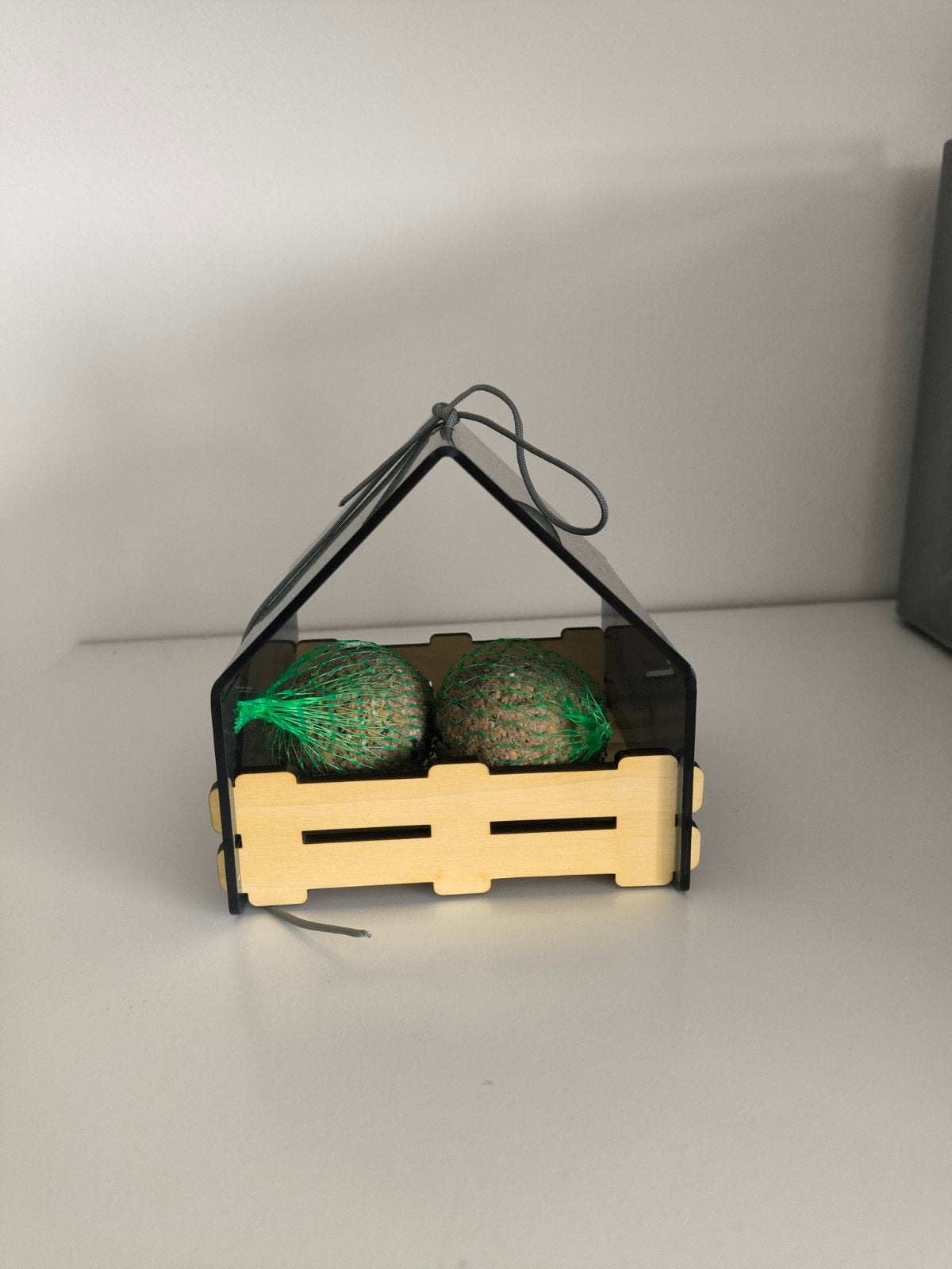 Handgemaakt vogelhuisje met vogelvoer nieuw, Ophalen of Verzenden, Nieuw