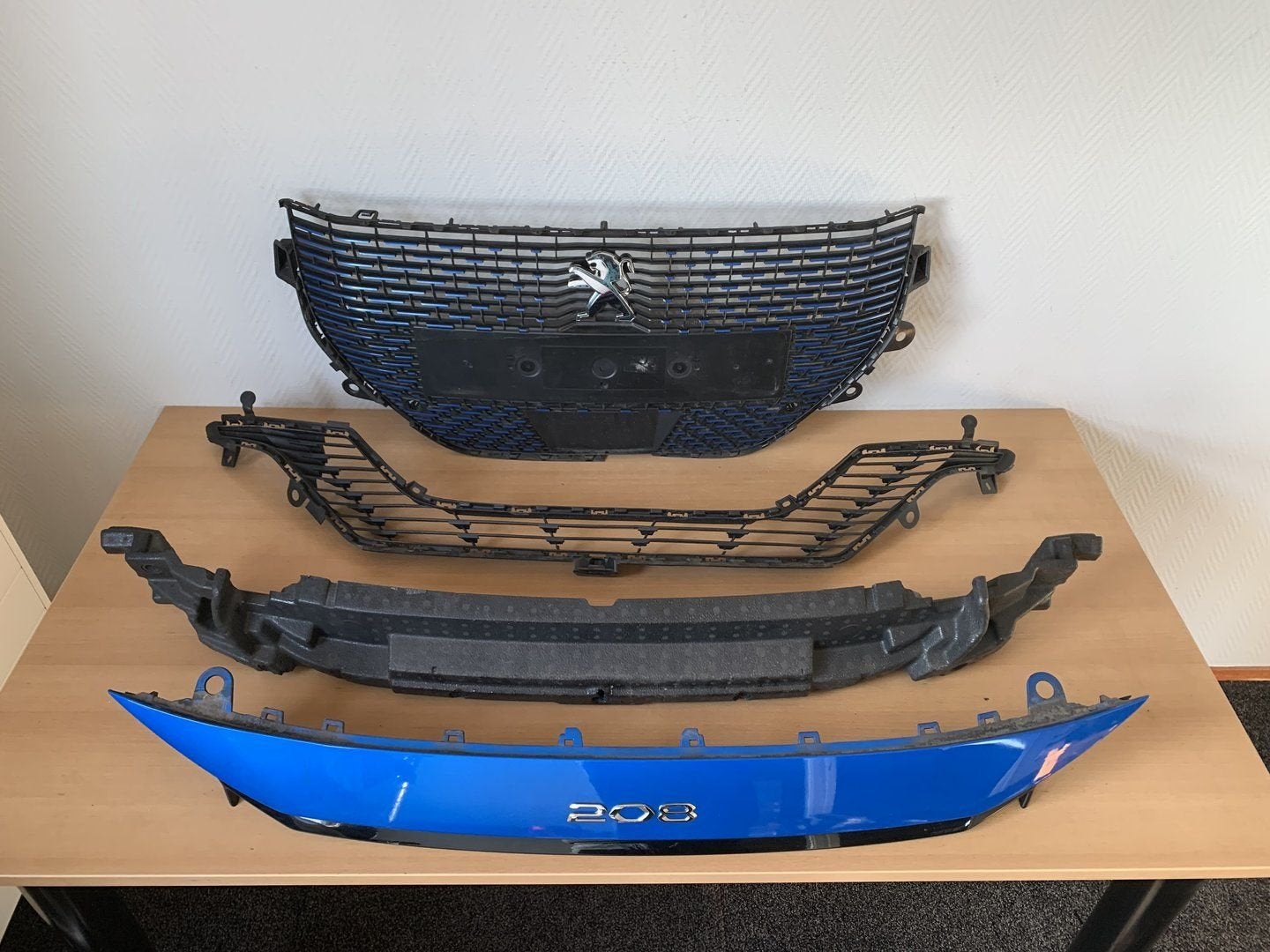 peugeot 208 E-208 2019 -2022 grille bumper roosters, Auto-onderdelen, Gebruikt, -, -, Ophalen of Verzenden