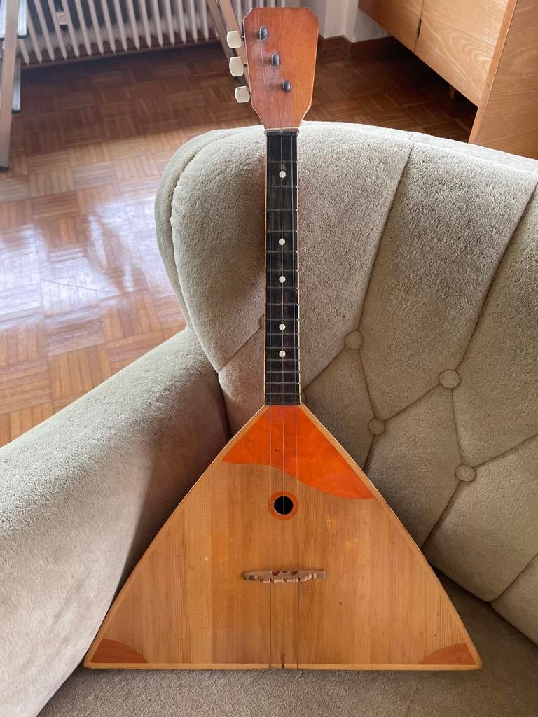 Balalaika, Ophalen, Zo goed als nieuw, Klassieke of Spaanse gitaar