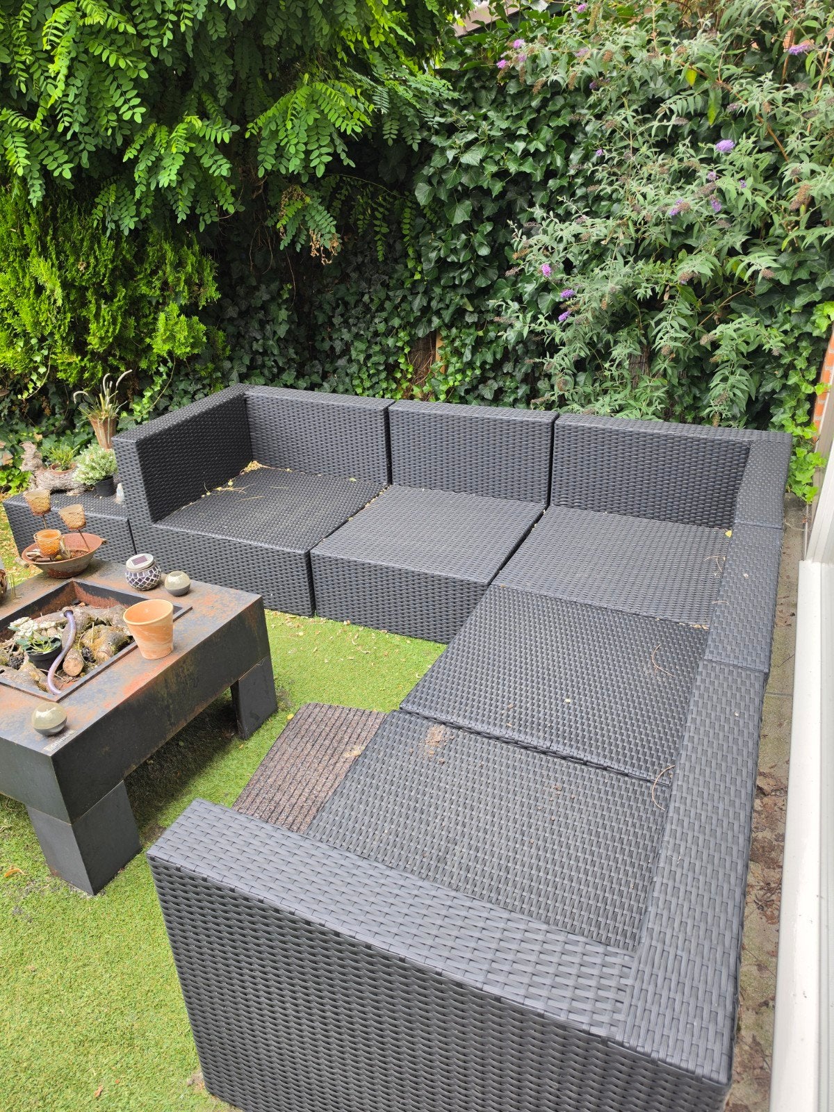 Zwarte Wicker Loungeset met lichtgrijze kussens, Tuin en Terras, Tuinsets en Loungesets, Ophalen, Gebruikt, Meer dan 8 zitplaatsen