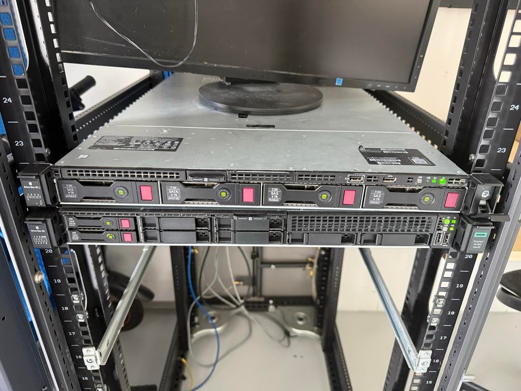 HPE ProLiant DL360 Gen10 Server - Krachtige Rack Server, Computers en Software, Servers, Zo goed als nieuw, Onbekend, Hot swappable onderdelen
