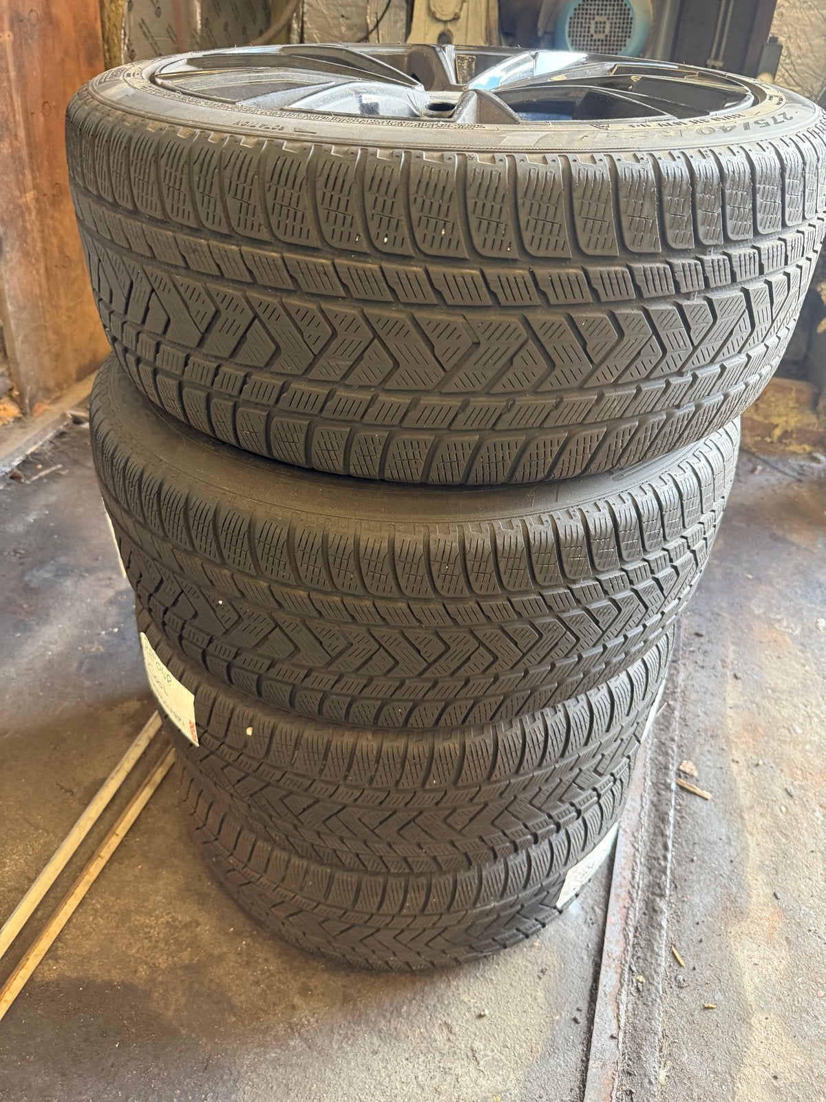 Compleet set GMP LM velgen met Pirelli winterb Volvo XC.90, Auto-onderdelen, Ophalen, Gebruikt, 275 mm, Banden en Velgen