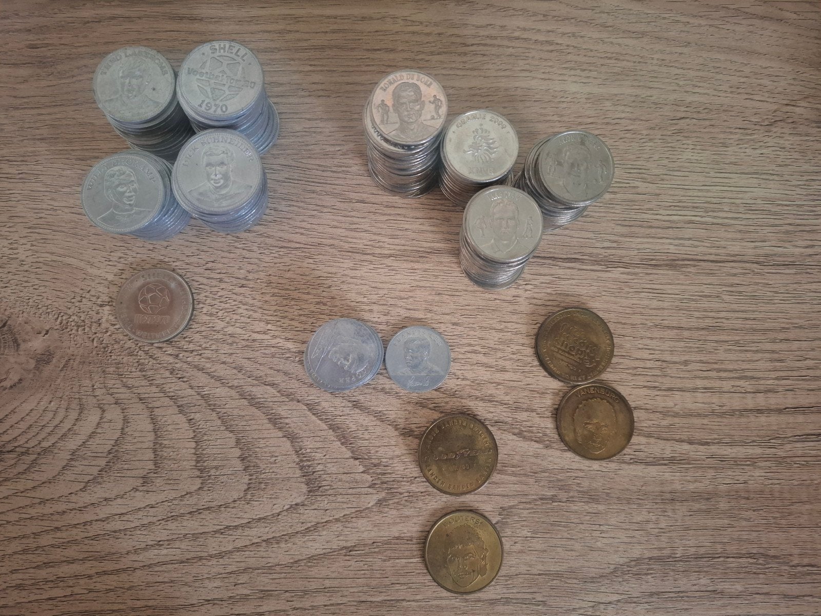 Voetbal penningen Shell, Esso, Goodyear, KNVB, Ophalen of Verzenden, Overige materialen