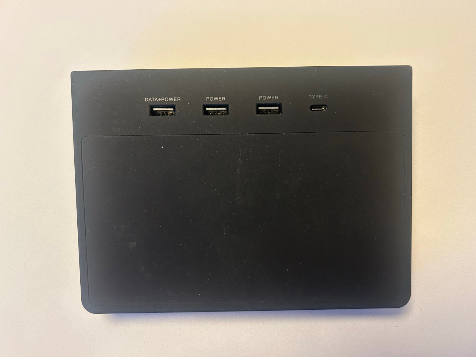 Tesla Model 3 USB-hub met geheim compartiment, Auto diversen, Ophalen of Verzenden, Zo goed als nieuw
