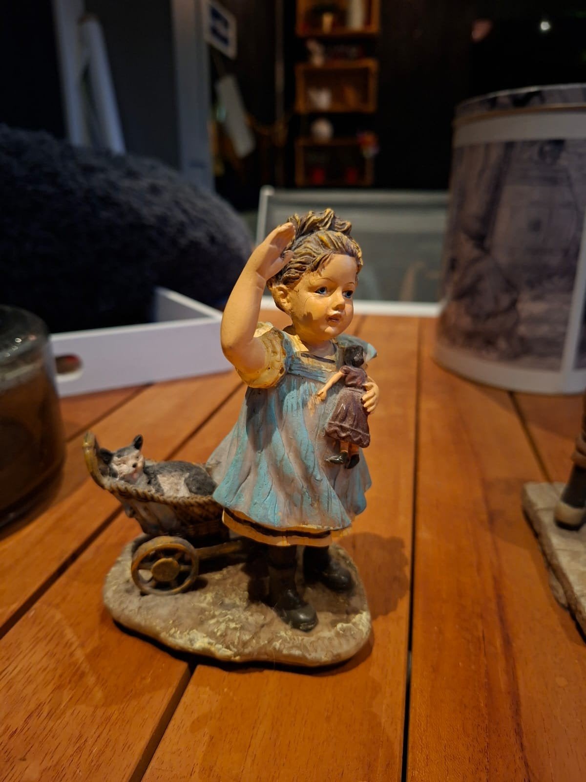 (ot) en Sien beeldje met kruiwagen en kat, Ophalen of Verzenden, Zo goed als nieuw, Mens
