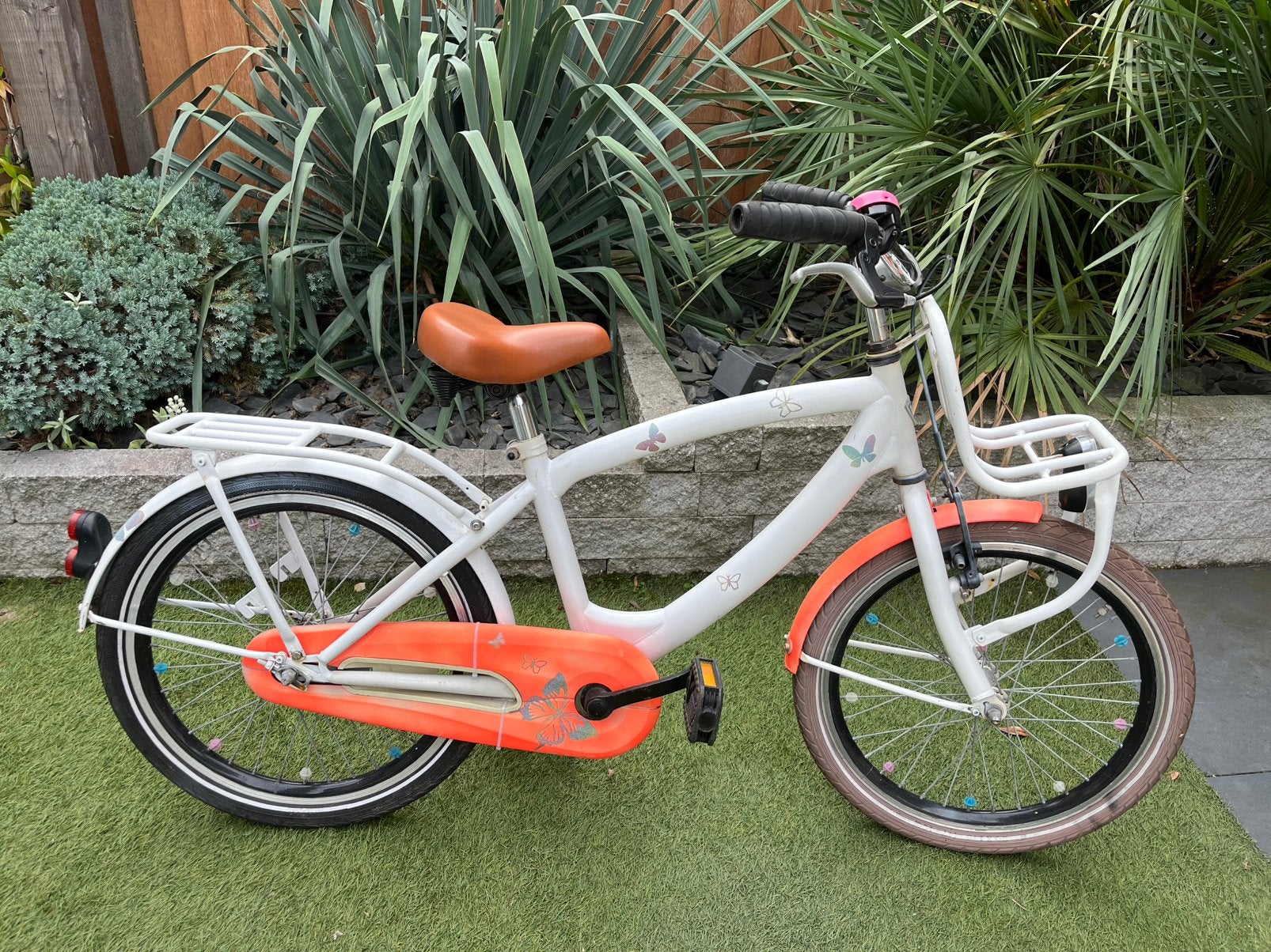Alpina kinderfiets 20 inch – wit en koraaloranje, Ophalen, Gebruikt, Terugtraprem, 16 tot 20 inch