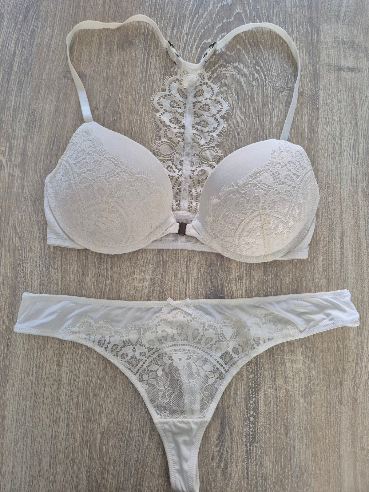 Creme setje Hunkemoller, Ophalen of Verzenden, Setje