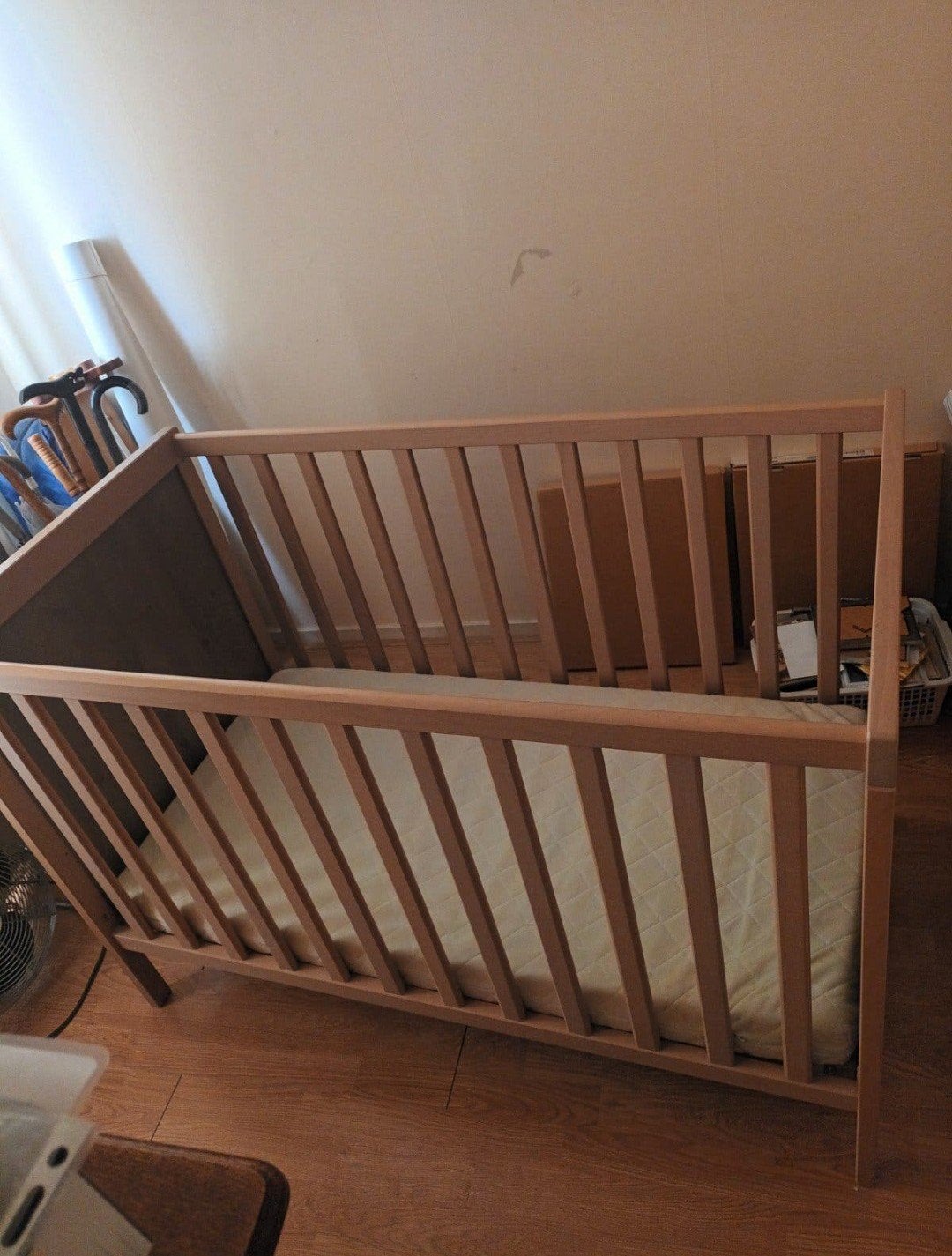 IKEA Sundvik baby bedje, ledikant, Ophalen, Zo goed als nieuw, Ledikant