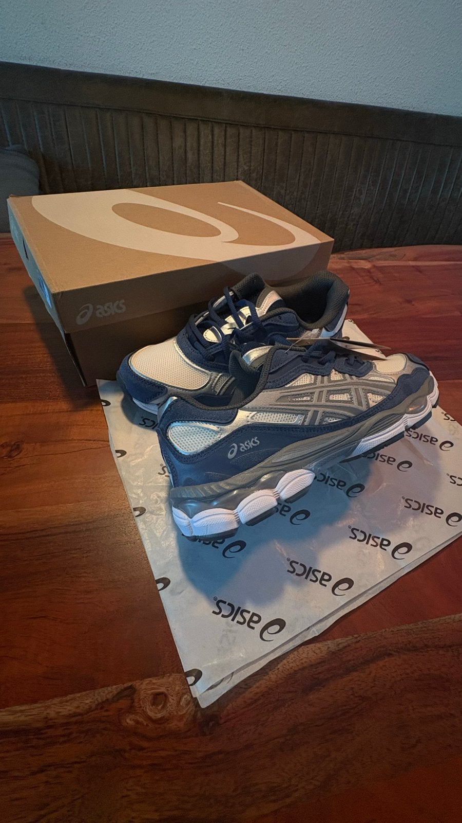 ASICS GEL-NYC Marineblauw - Maat 42,5, Kleding | Heren, Schoenen, Ophalen of Verzenden, Nieuw, Blauw, Sneakers of Gympen
